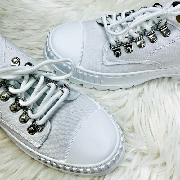 White lace up chunky sneaker - Picture 2 of 7